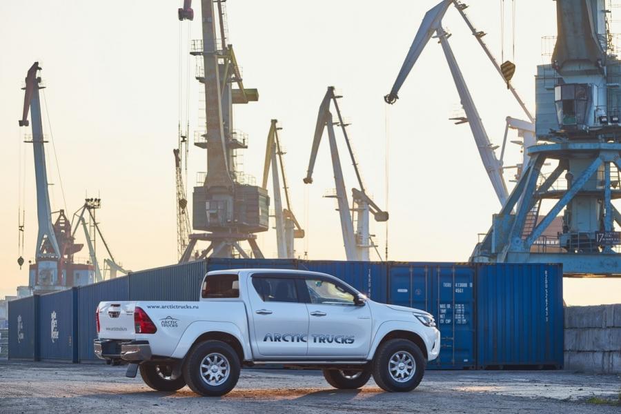  Arctic Trucks Toyota Hilux NG AT33 2016 года  (фото 9 из 11)